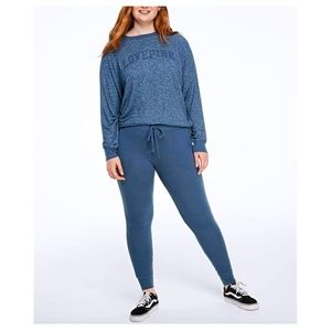VS Pink Cozy Lounging Set - Joggers and Pullover